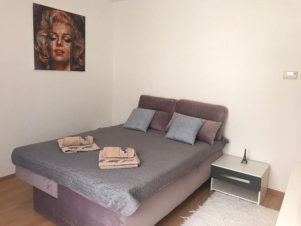 Monro Apartment Heviz Bagian luar foto